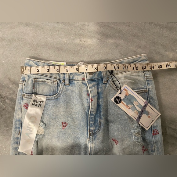 NWT Tinseltown Size 5 Pizza Embroidered Distressed Curvy Hi Rise Skinny Jeans - Picture 10 of 15